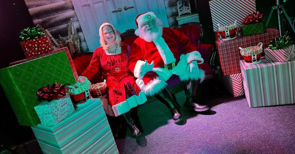 Santa and Mrs. Claus at a holiday event at Twain's Tavern